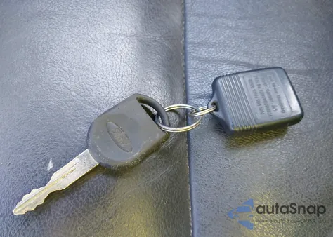 2005 Ford Five Hundred Limited z USA, uszkodzony, nr VIN 1FAFP28145G188976